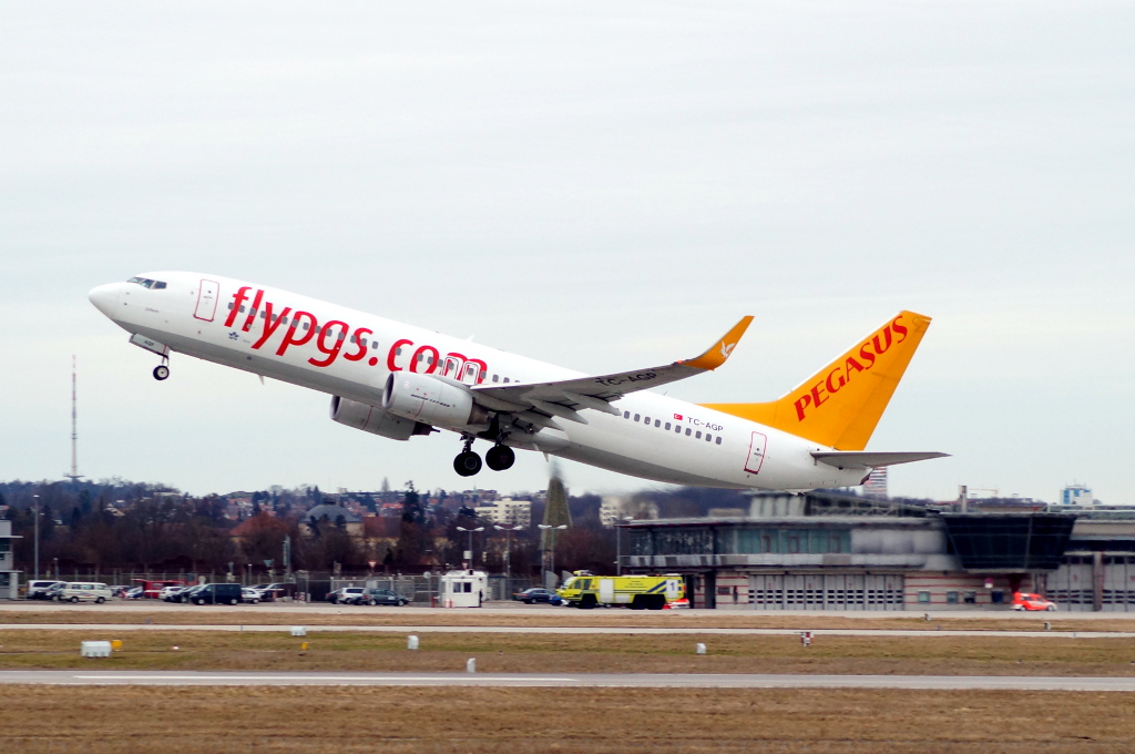 Pegasus Airlines Boeing 737-82R TC-AGP (8).JPG