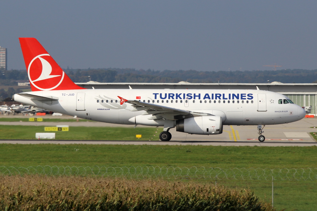 Turkish Airlines (TC-JUD)