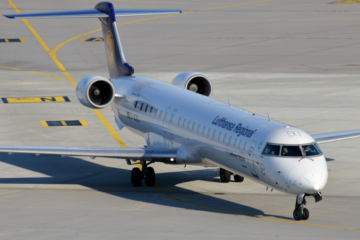 D-ACKC_Lufthansa_Canadair CRJ-900.JPG