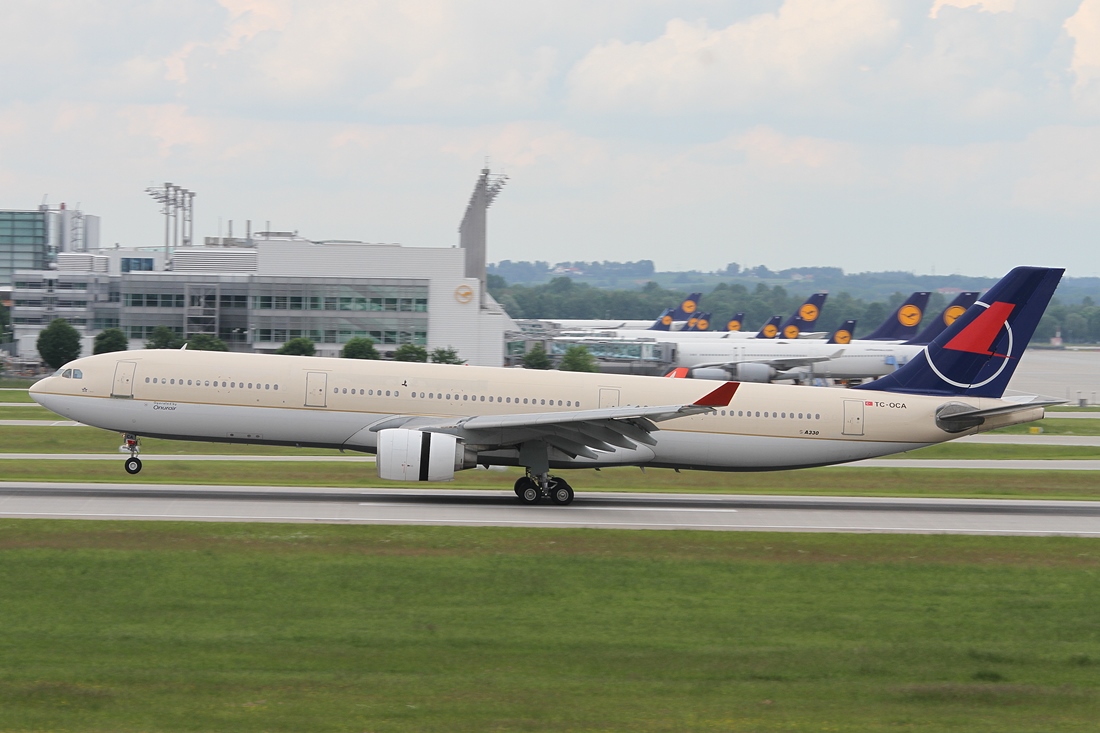 Onur Air Airbus A330-322 TC-OCA