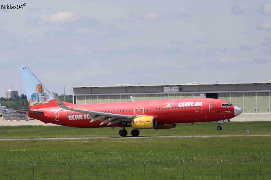 B737-800 D-AHFZ
