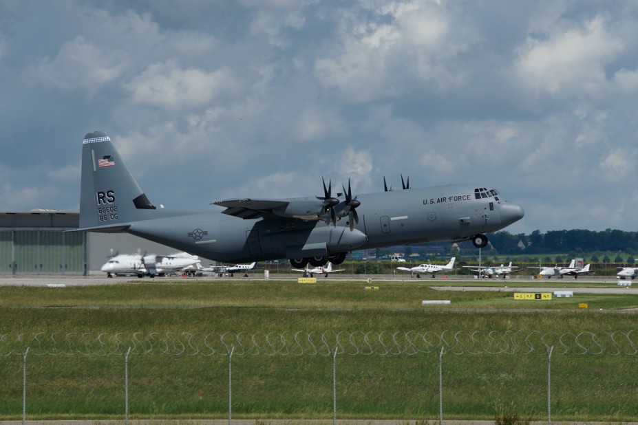 Lockheed Hercules C-130J 08-8602.jpg