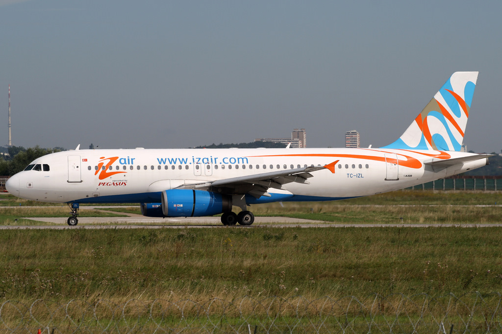 TC-IZL A320-233 Pegasus Airlines