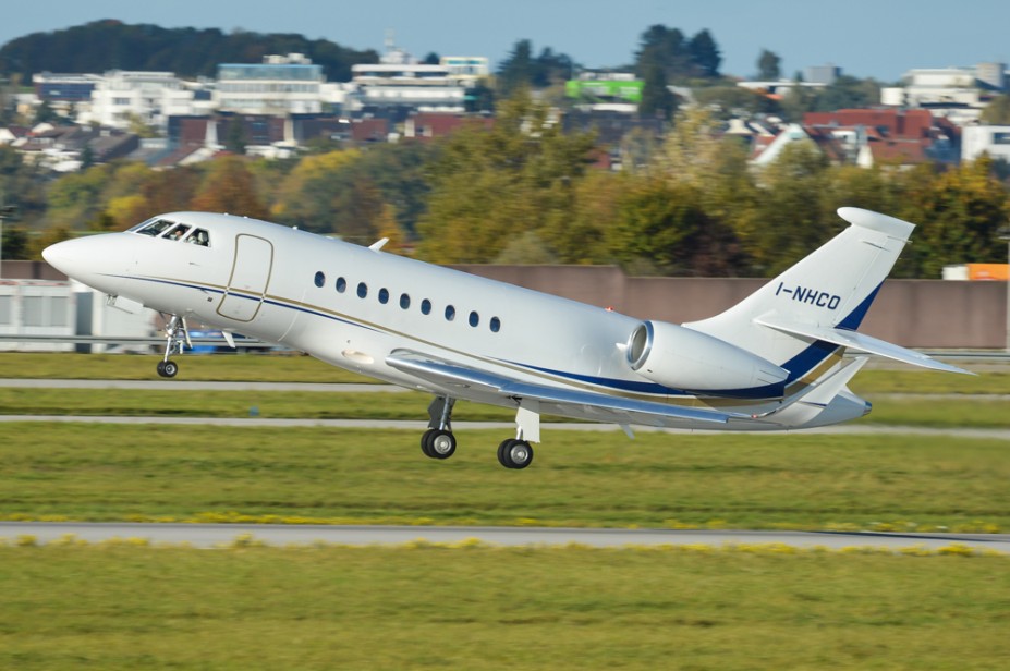 DSC_0252-2.jpg (513.41 KiB) 3038 mal betrachtet Dassauld Falcon 2000 (I-NCHO)
