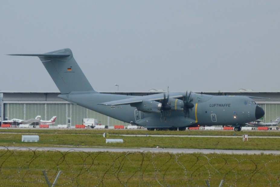 54+08.  A400M.     LTG-62