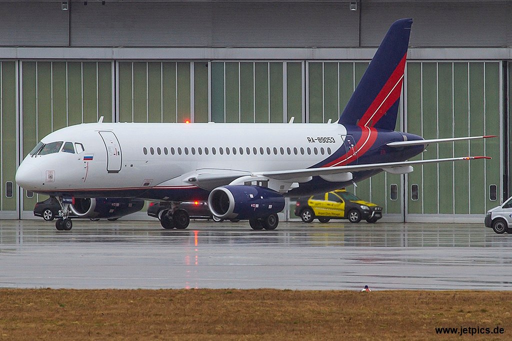 RA-89053170220b.jpg