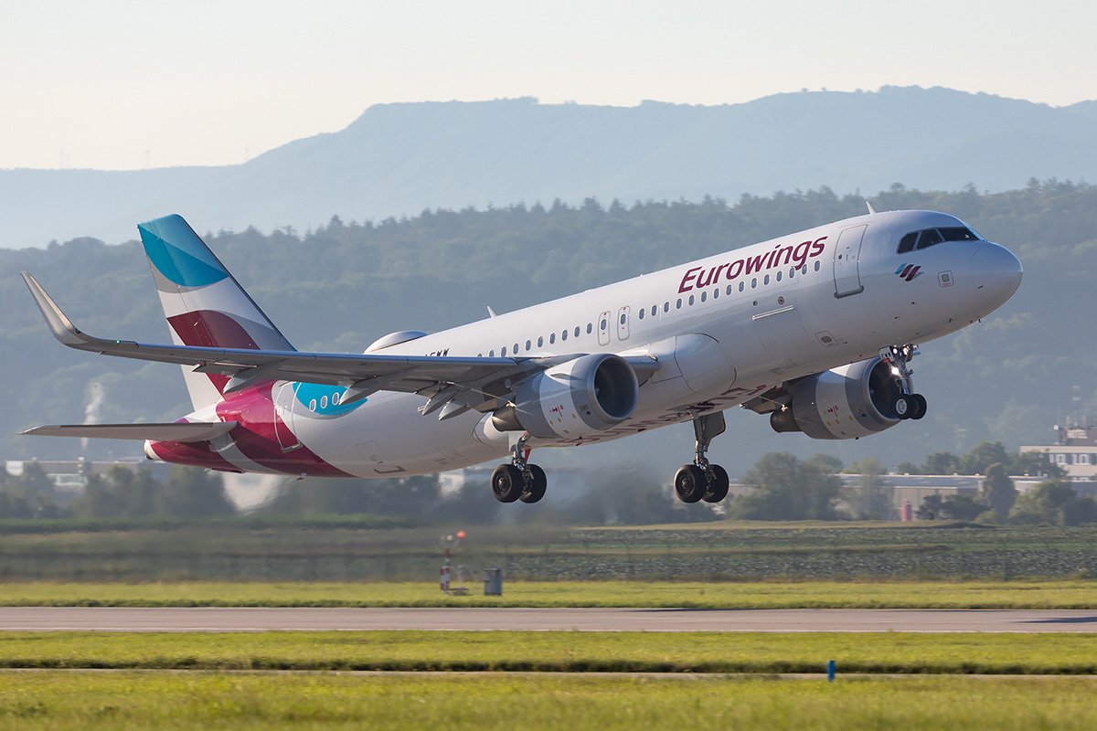 D-AEWW.jpg