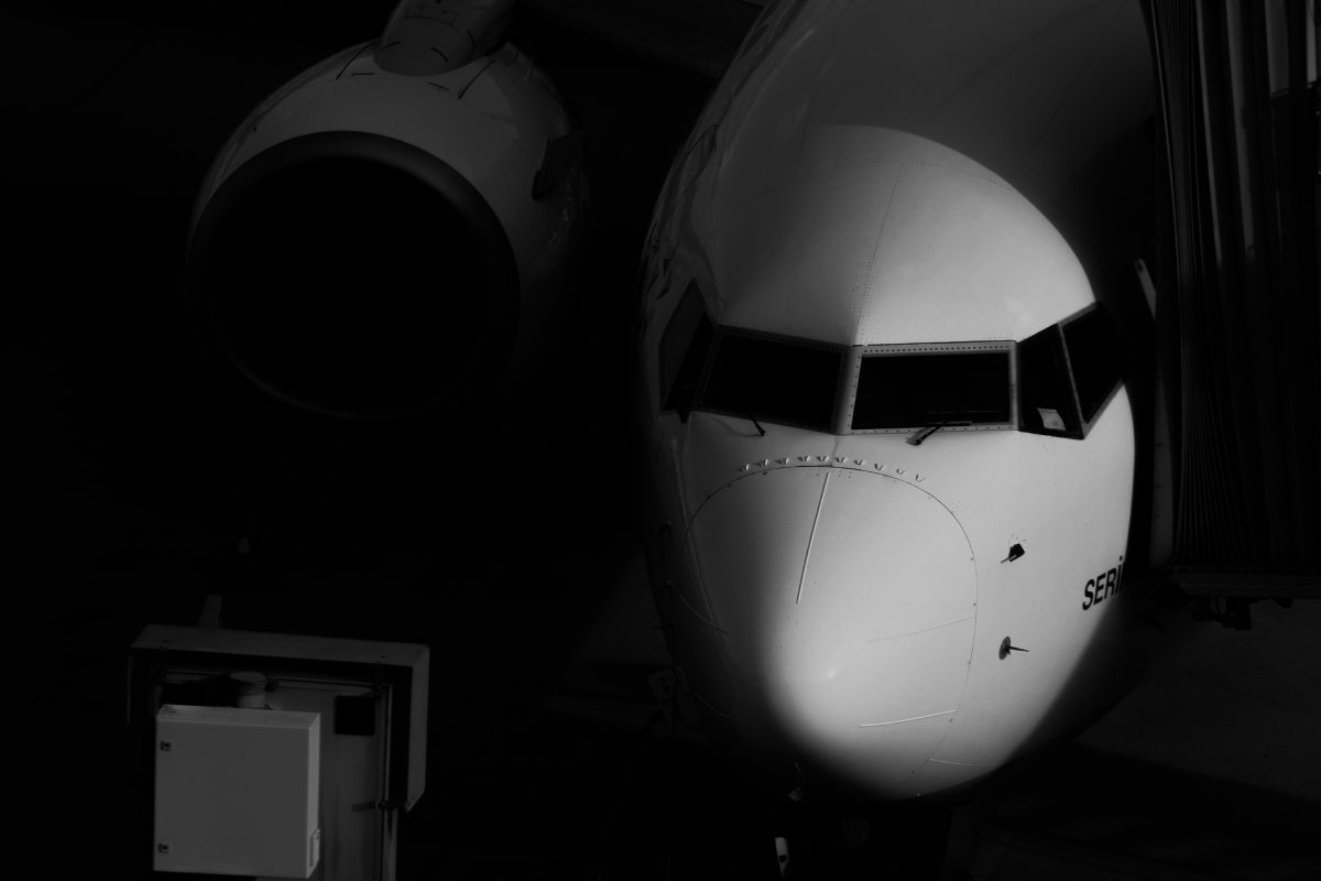 TK 737 Dark