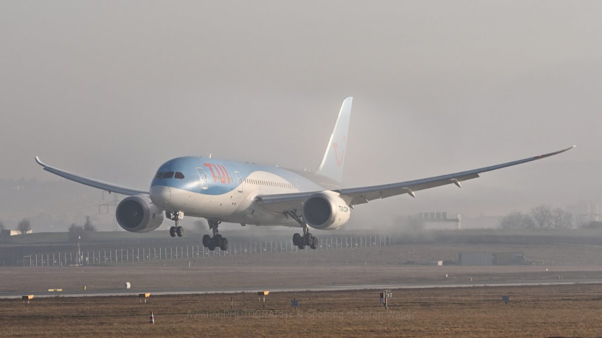 20210220_STR_B787_PH-TFL.jpg