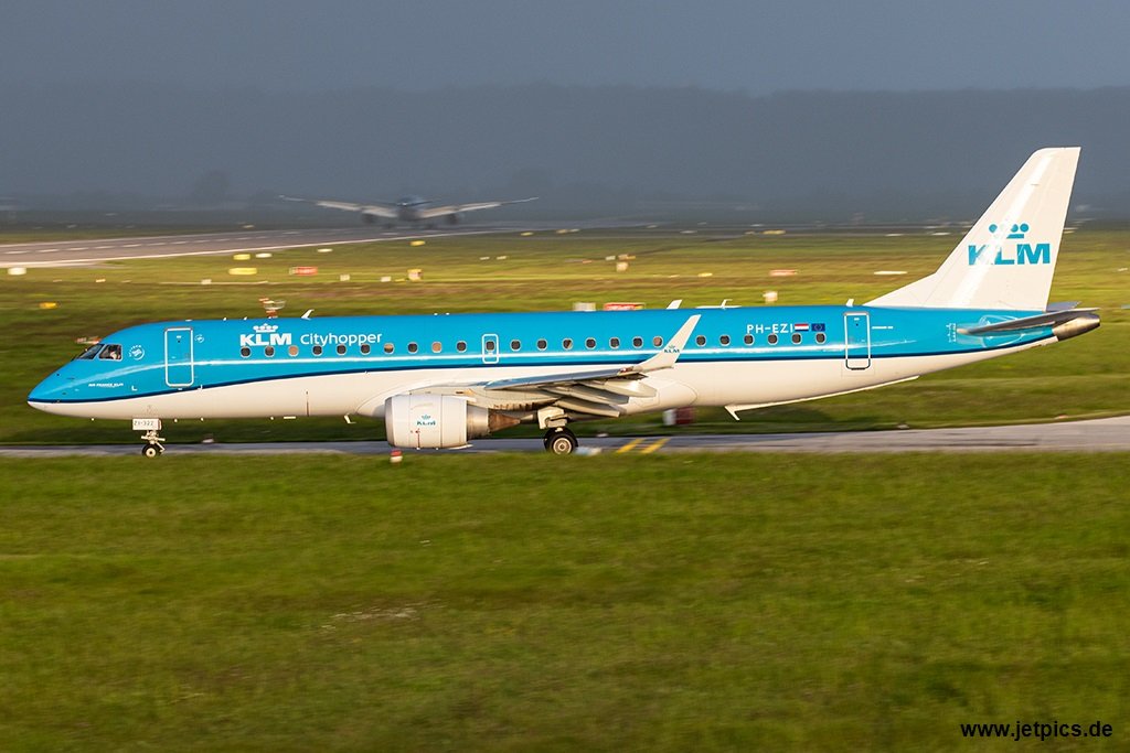 PH-EZI220521.jpg