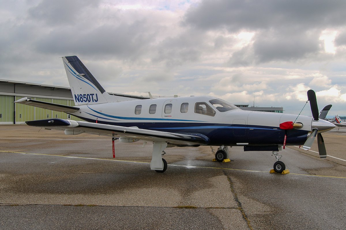 Private TBM-700 N850TJ