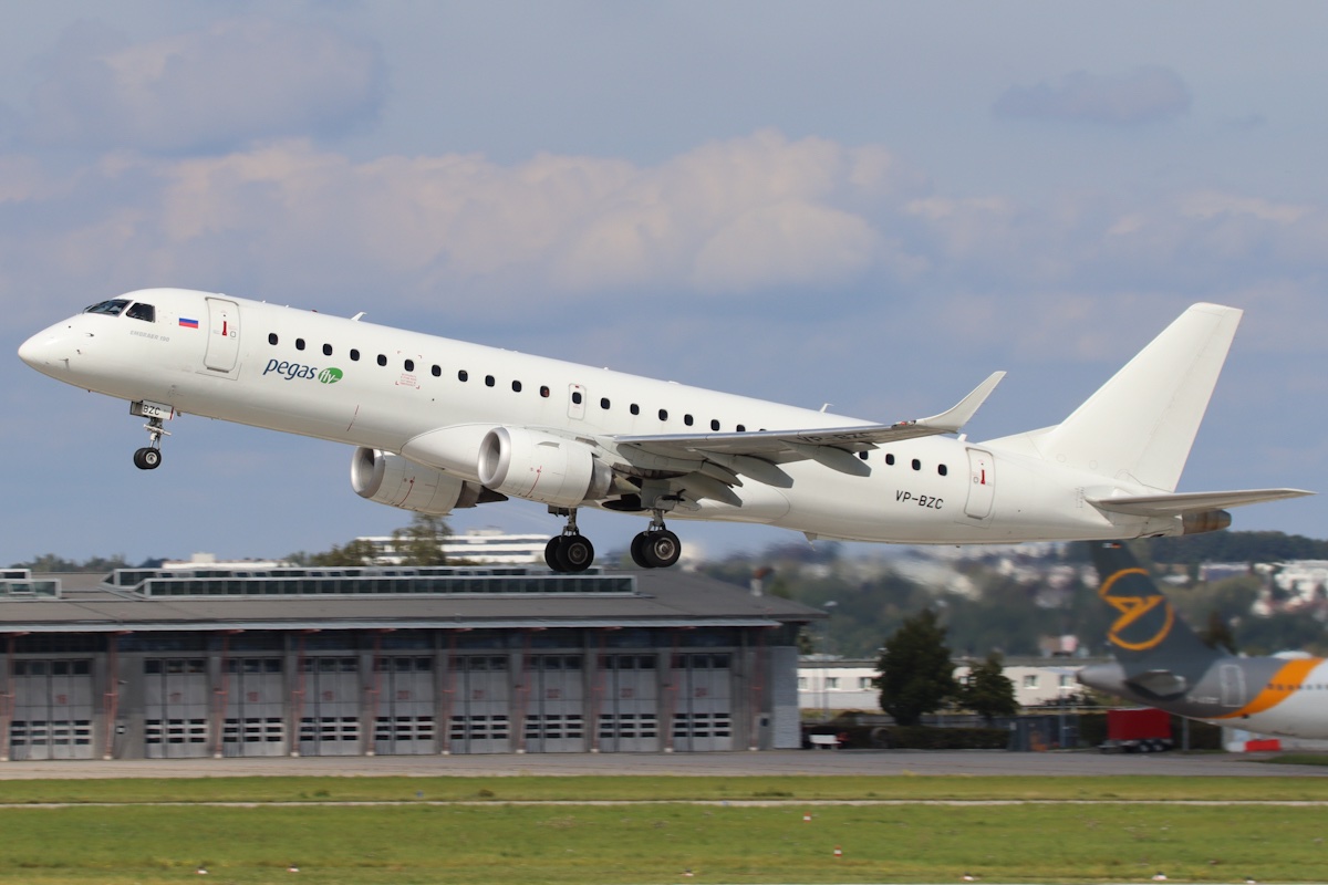 Embraer 190-100IGW VP-BZC Pegas Fly