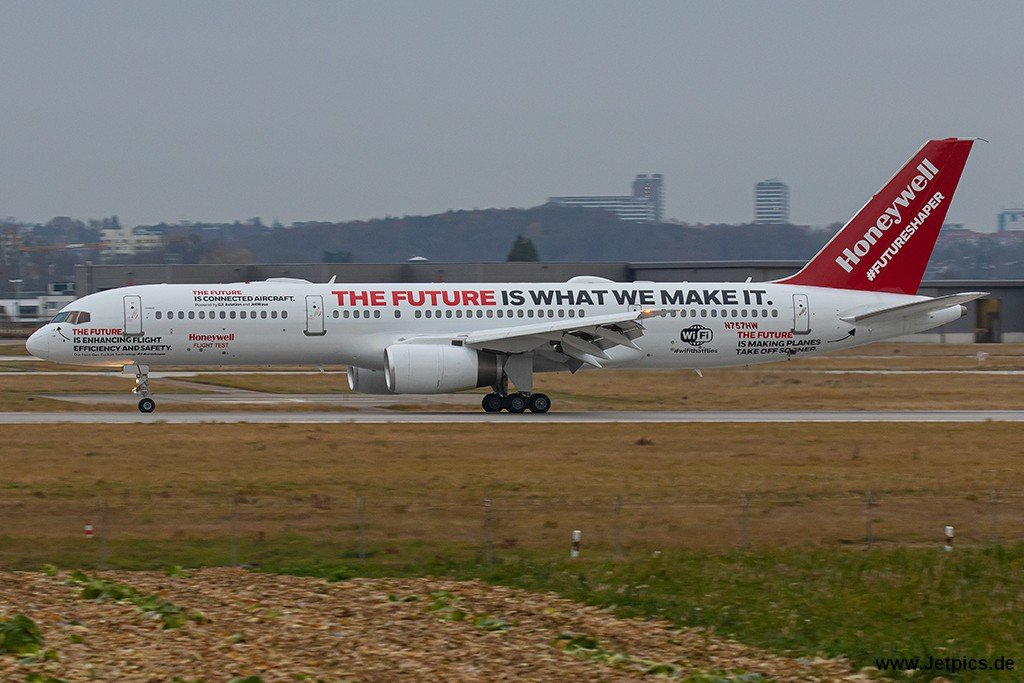 N757HW161121b.jpg