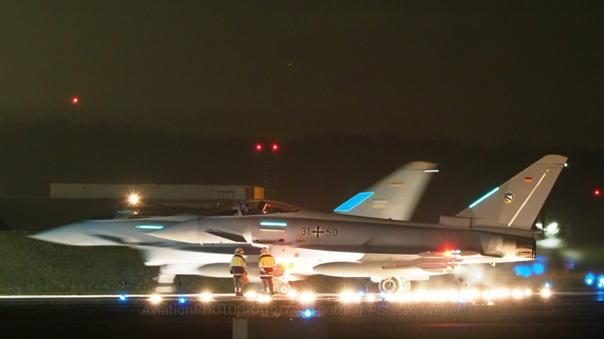 PB091211e-DN-low-light.jpg
