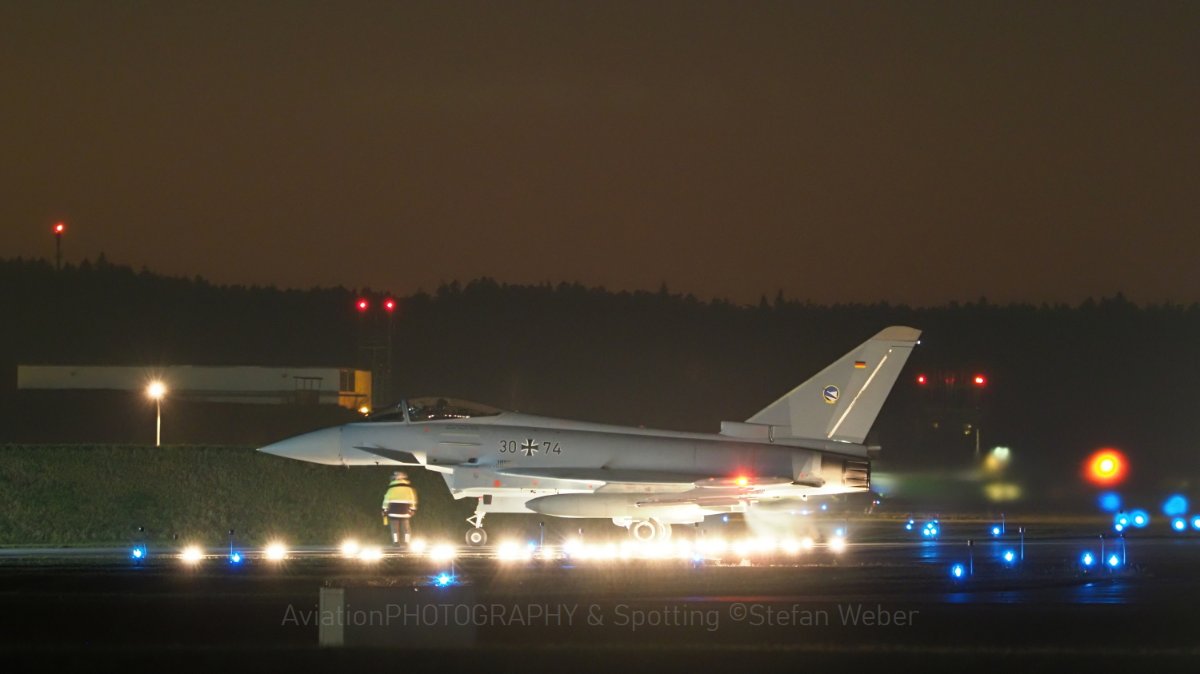 PB091199e-DN-low-light.jpg
