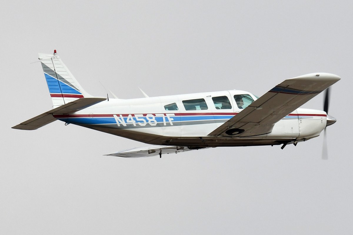 N4587F.jpg
