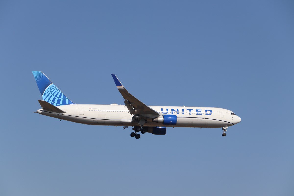 Z United 763 Anflug.JPG