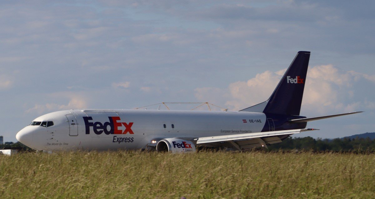 FedEx 734.JPG