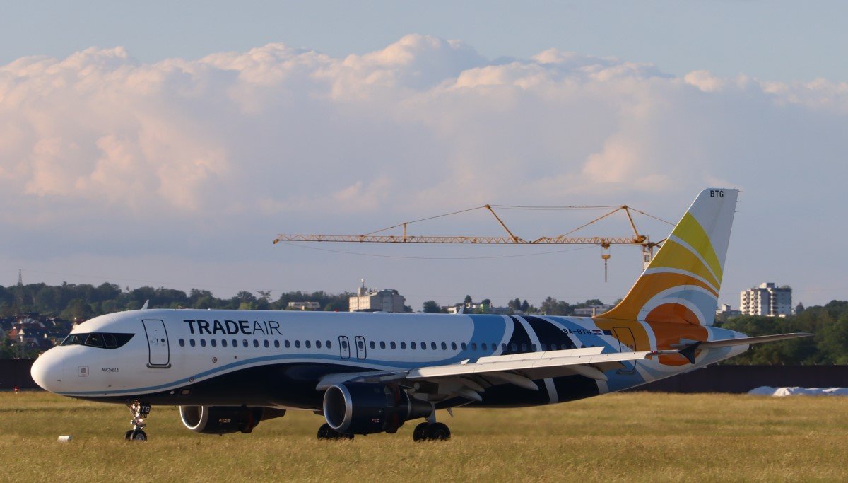 Tradeair 320.JPG