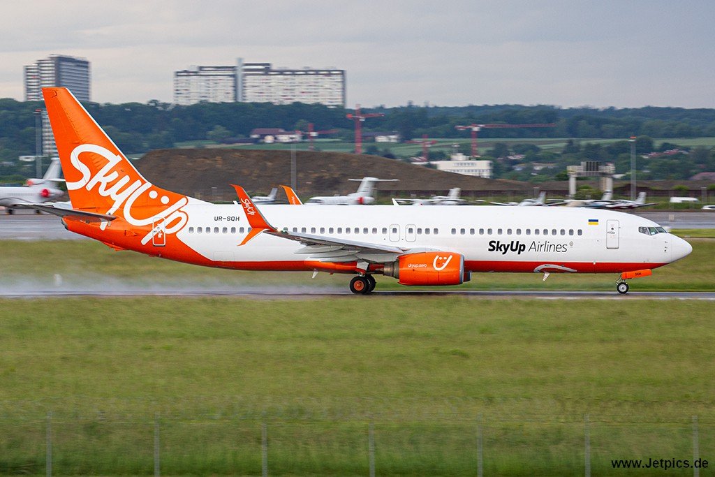 UR-SQH050622b.jpg