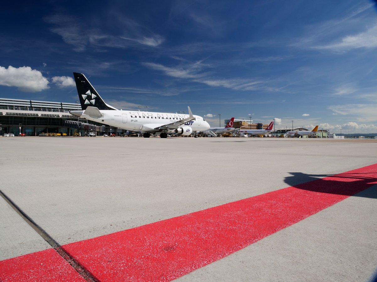 SP-LDK, Embraer 170-100STD, LOT
