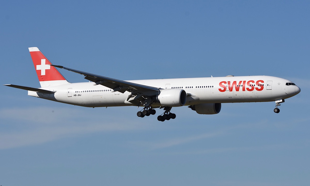 Swiss /HB-JNJ / 777-3DE