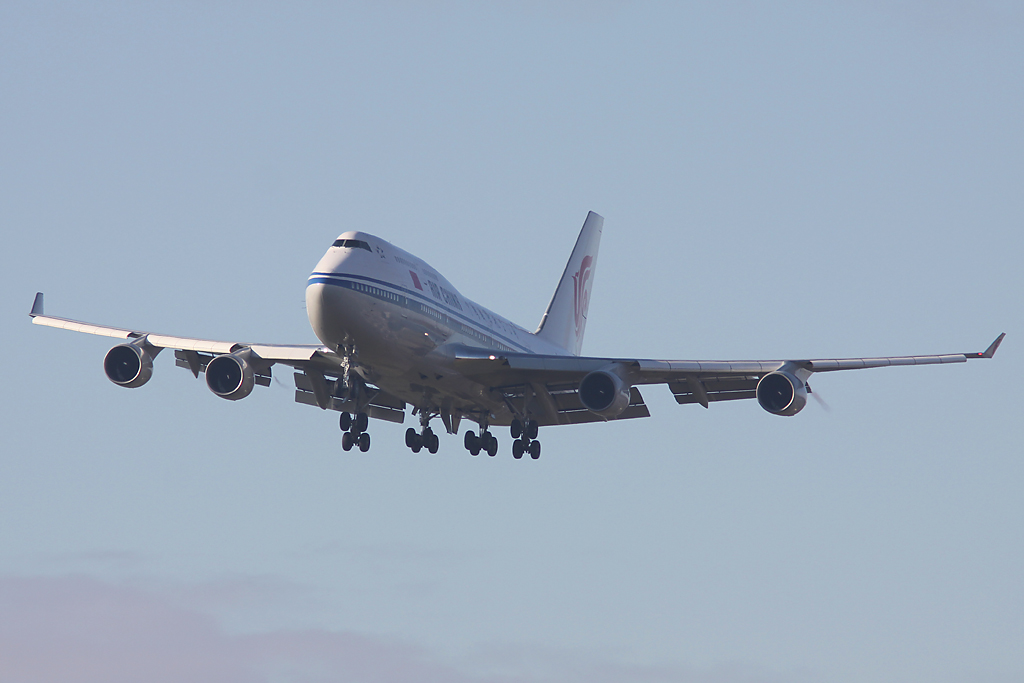 B-2447-744-AirChina5.jpg