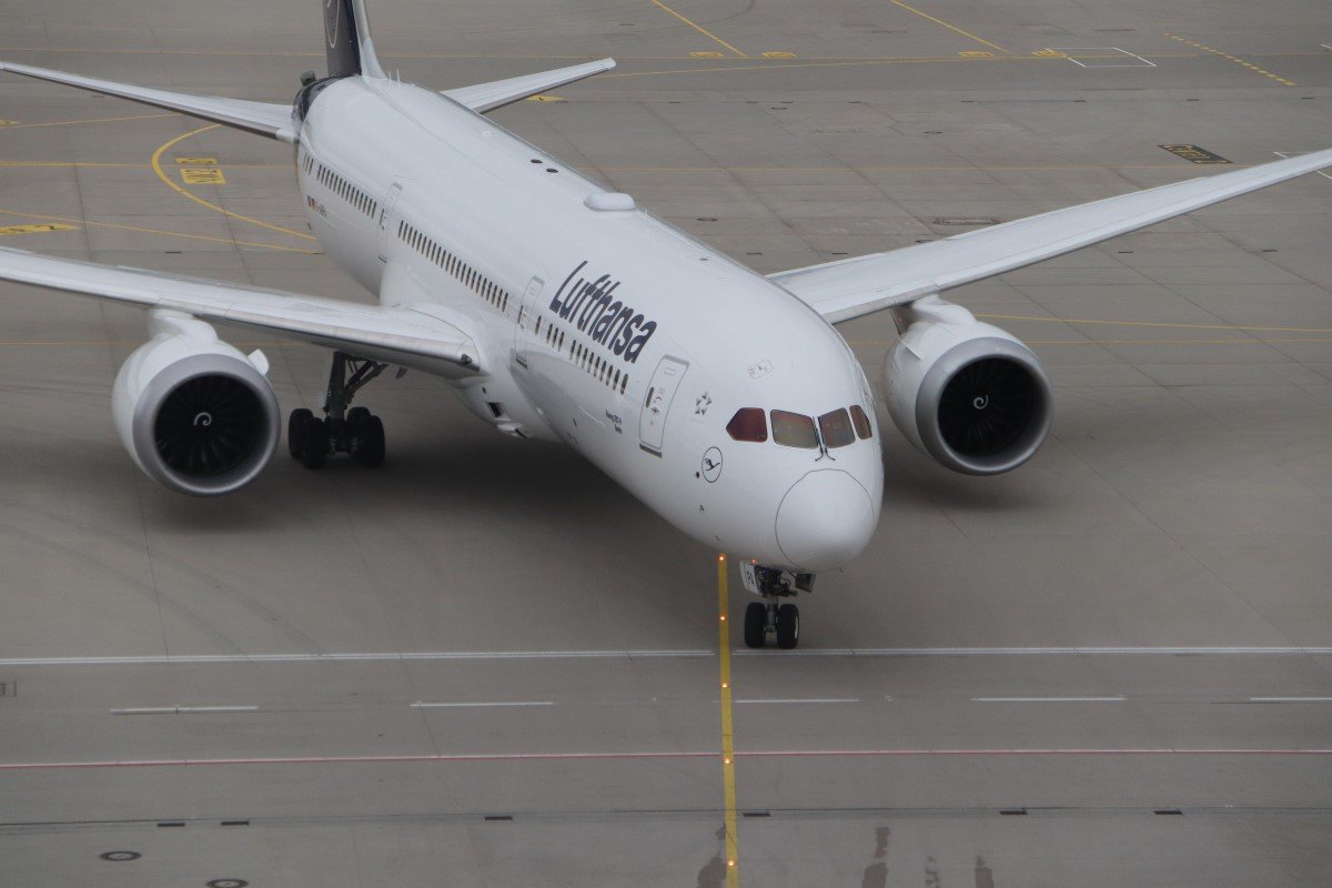 D-ABPA_DLH_B789_4.JPG