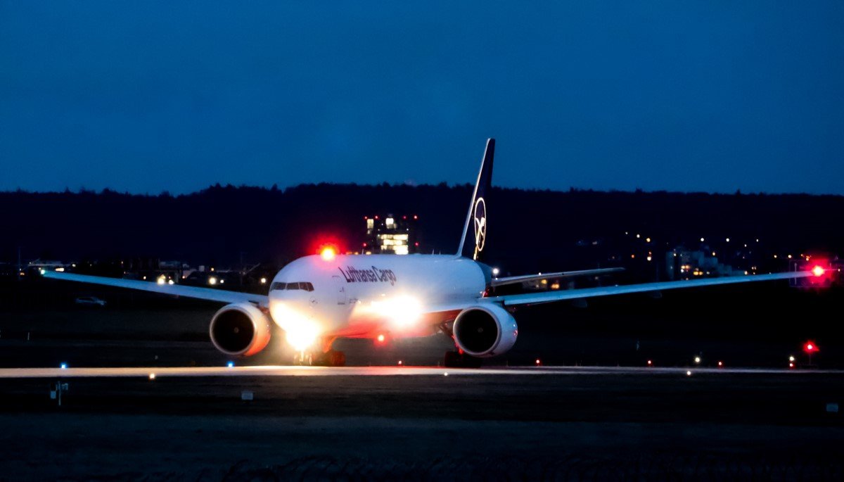 D-ALFM B772F LH Cargo 2.jpg