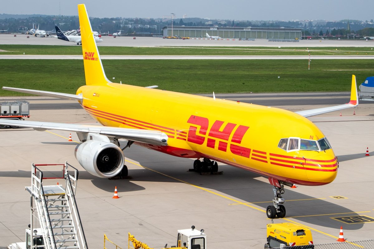 2.5.2023_DHL_OE-LNJ_B752.jpg