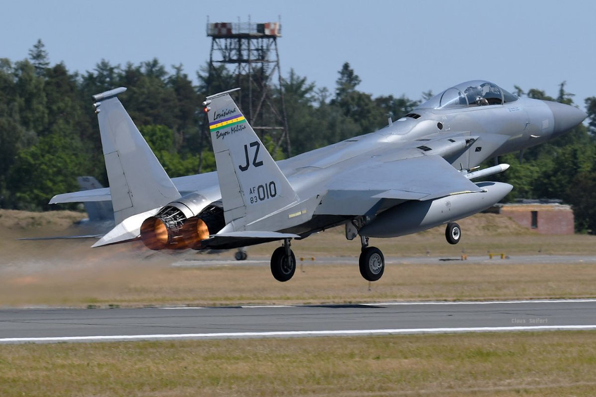 83-0010.jpg