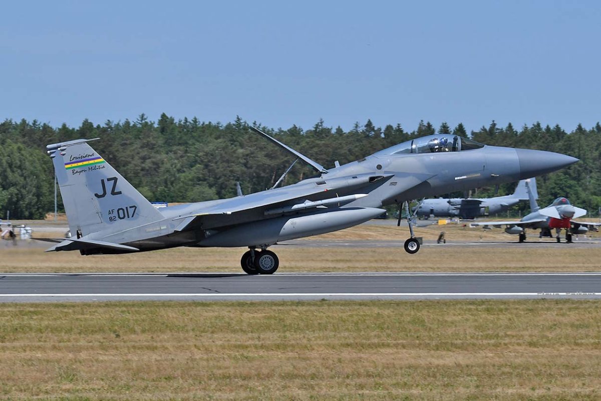 82-0017.jpg