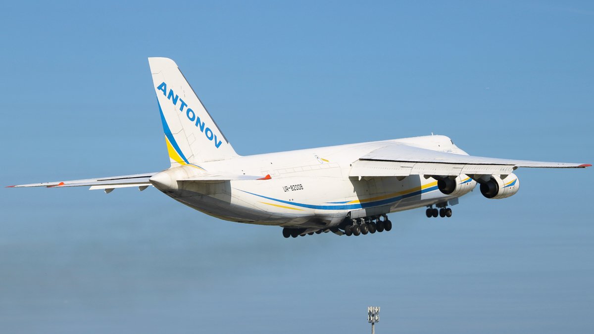UR-82008(7).jpg