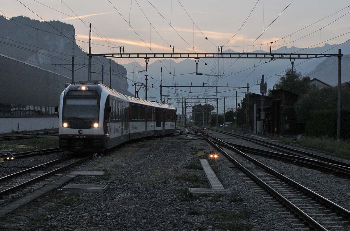 160 003-6.jpg