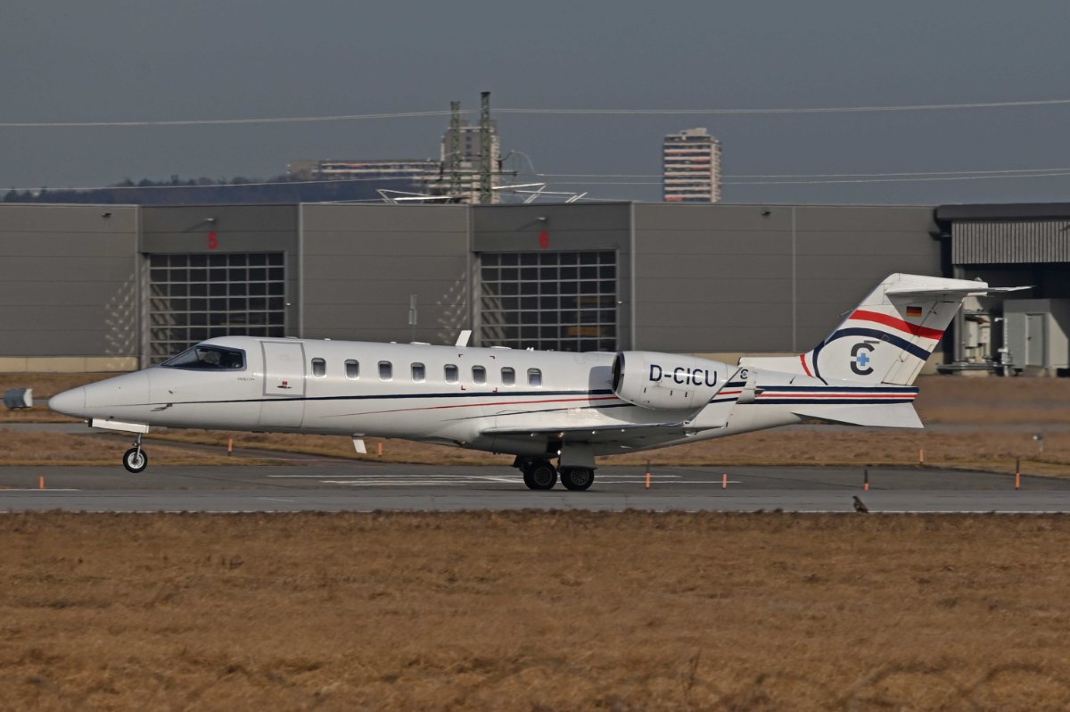D-CICU UNICAIR Bombardier Learjet 45.JPG