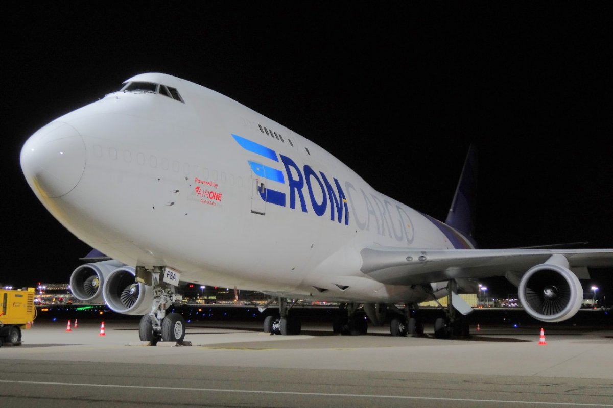YR-FSA   747-4D7(BCF)     ROM Cargo Airlines