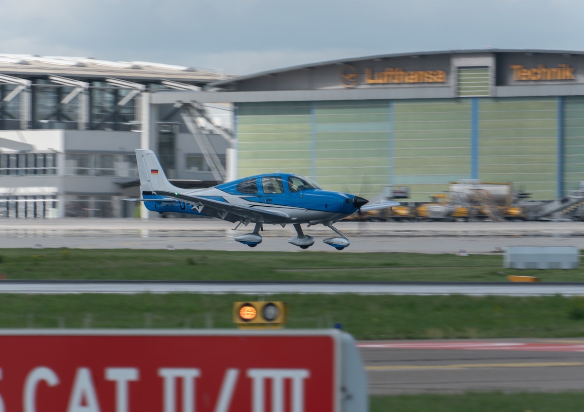 D-EPMJ SR20.jpg