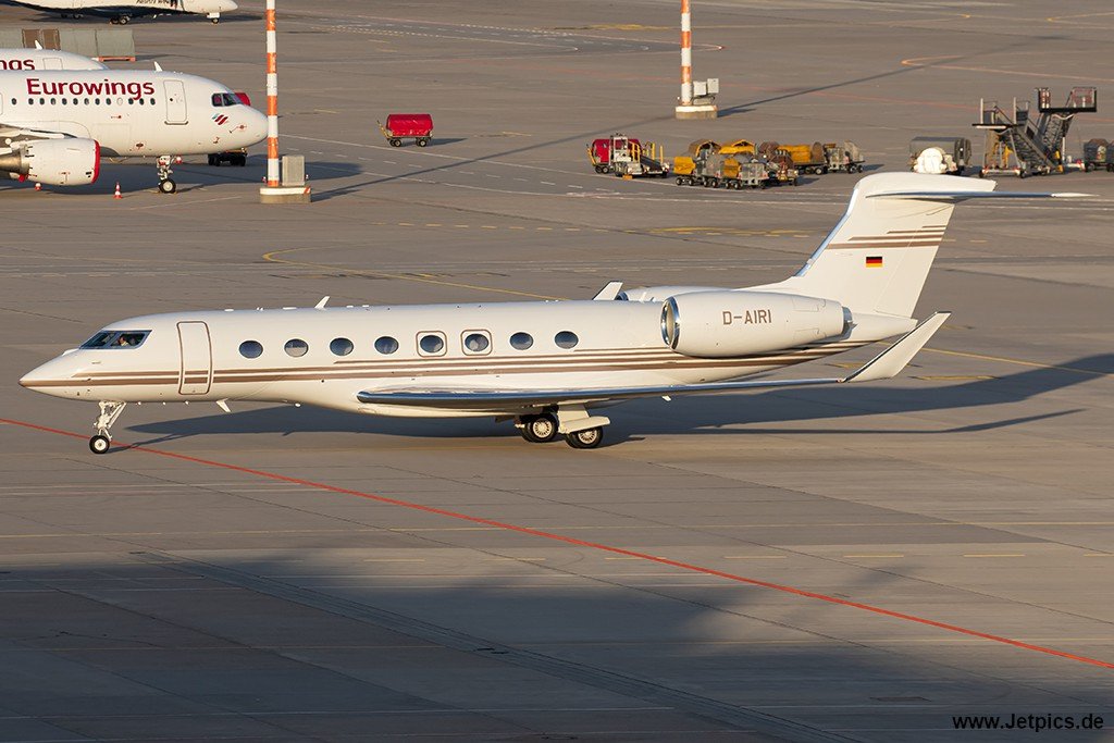 D-AIRI100424.jpg
