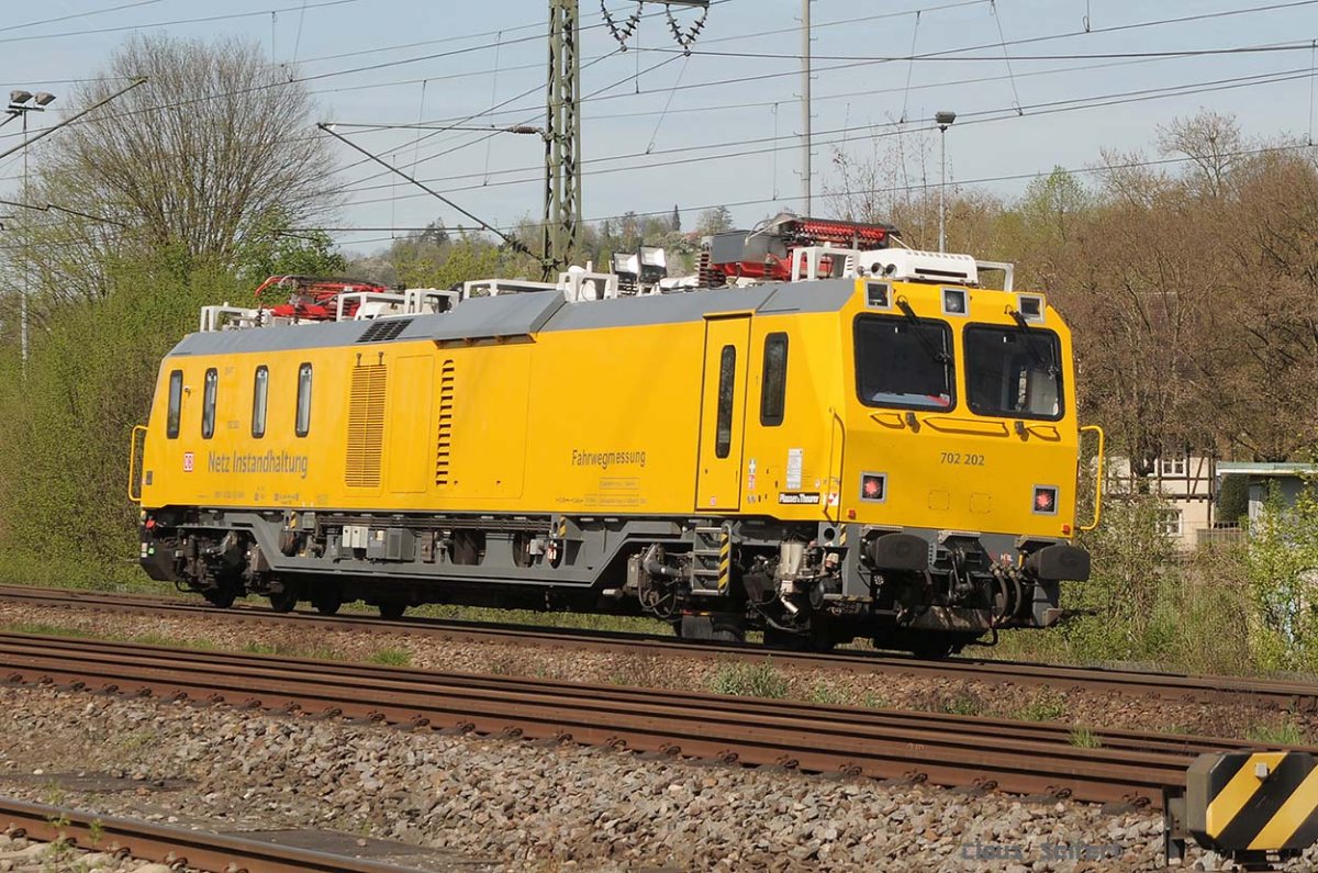 702 202 9163 002-5.jpg