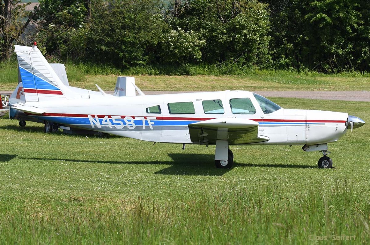 N4587F.jpg