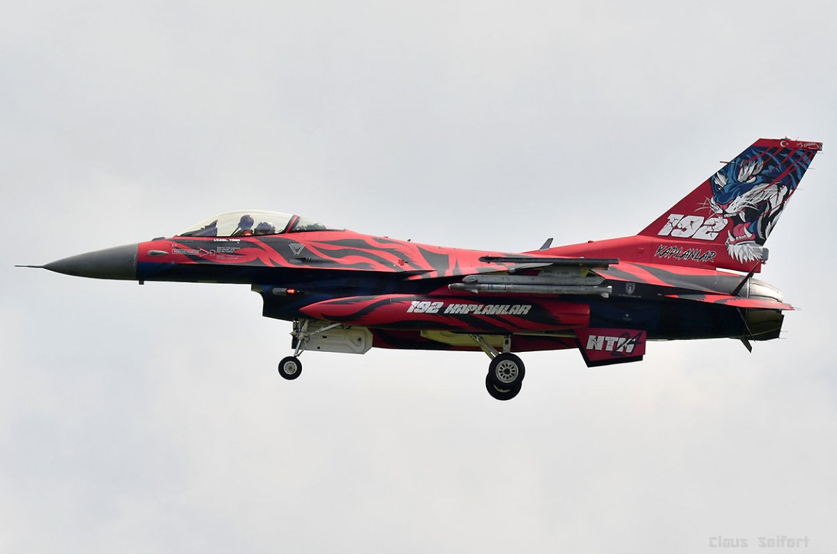 93-0685.jpg