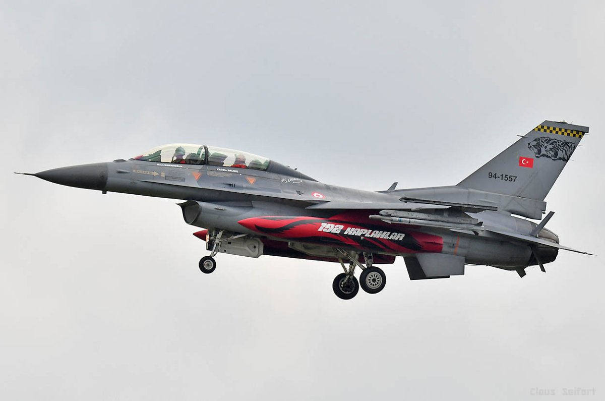 94-1557.jpg