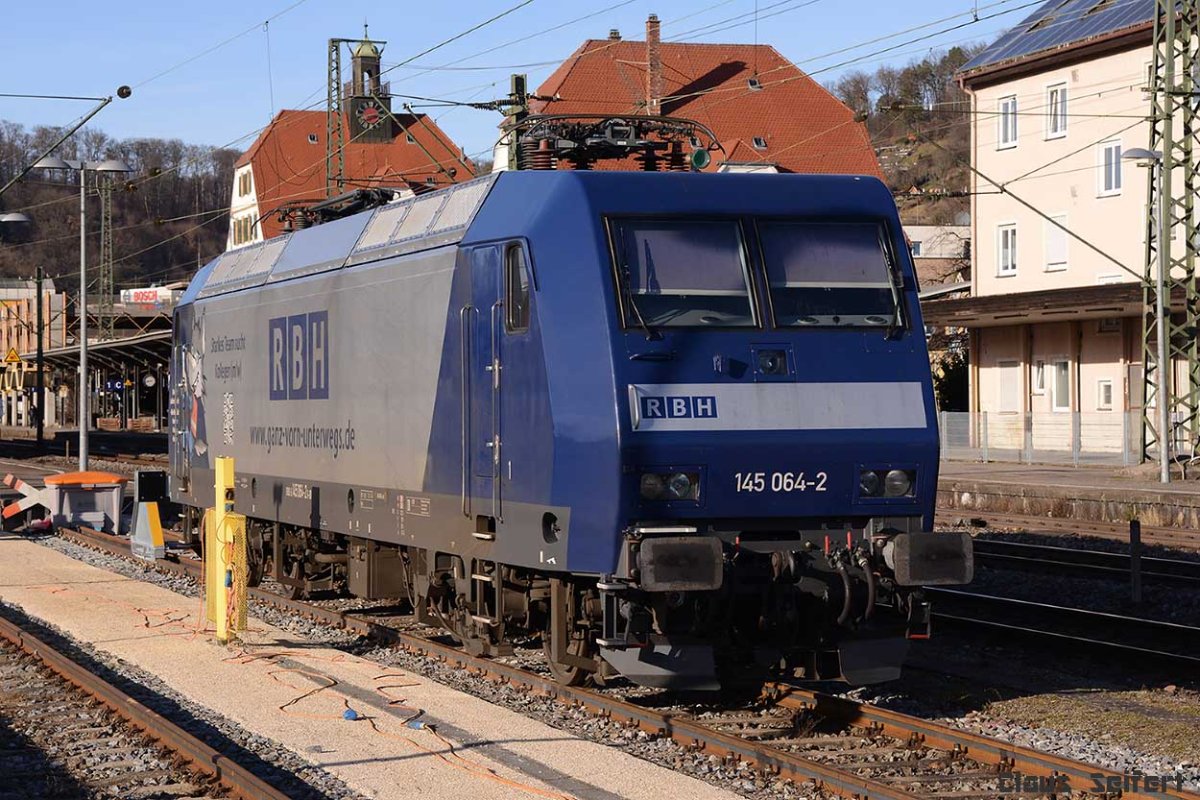 145 064-2.jpg