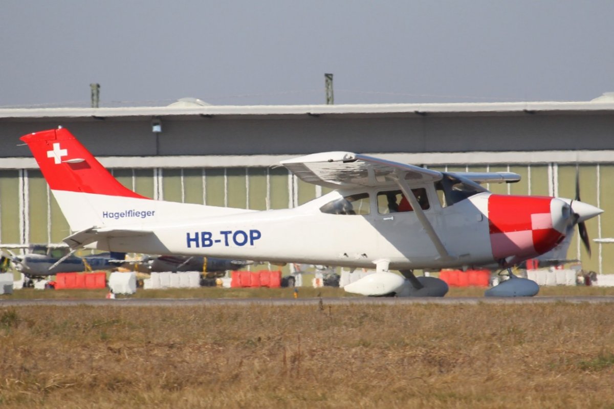 HB-TOP          Cessna 182T Skylane