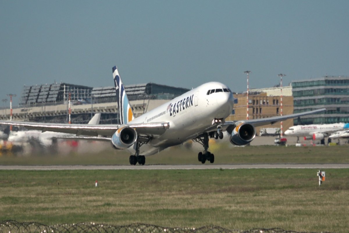EA_767_250407_2-01~01~01.jpg