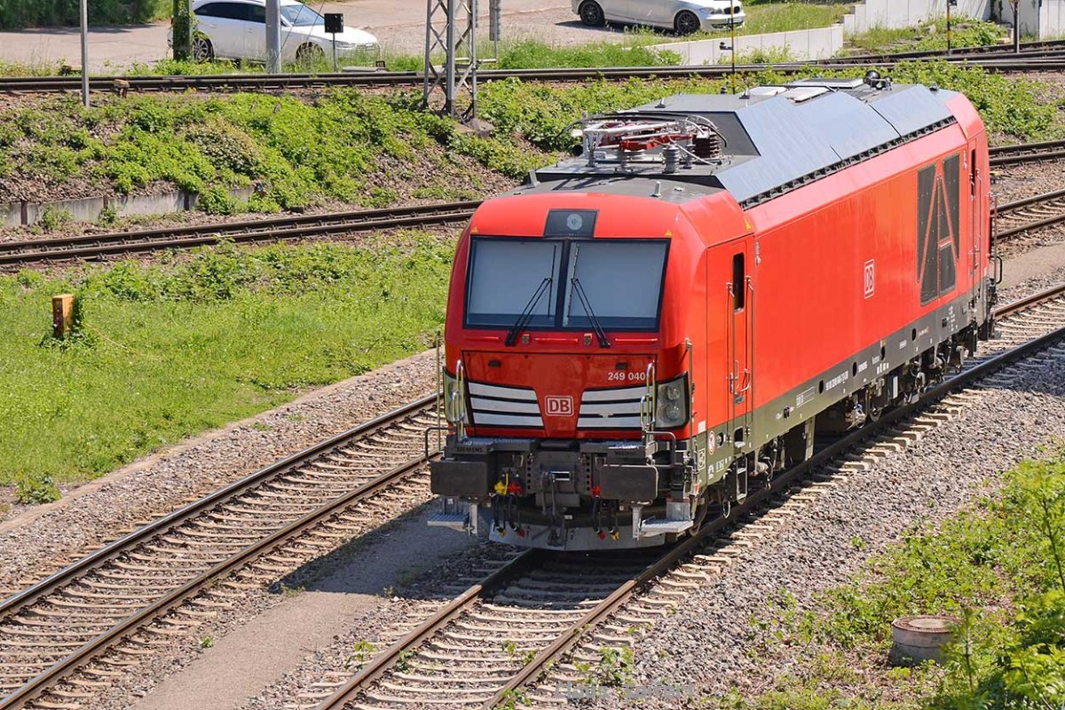 249 040-7.jpg