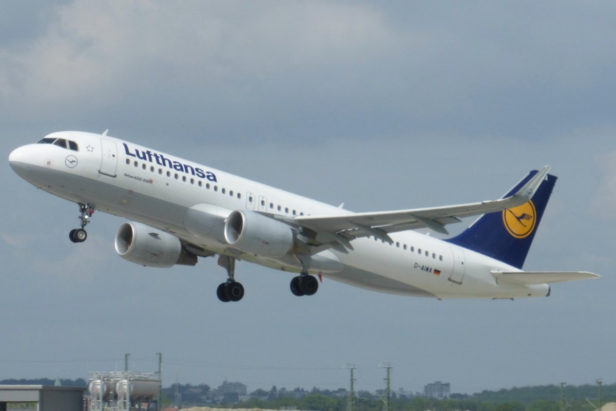 D-AIWA              A320-214            Lufthansa