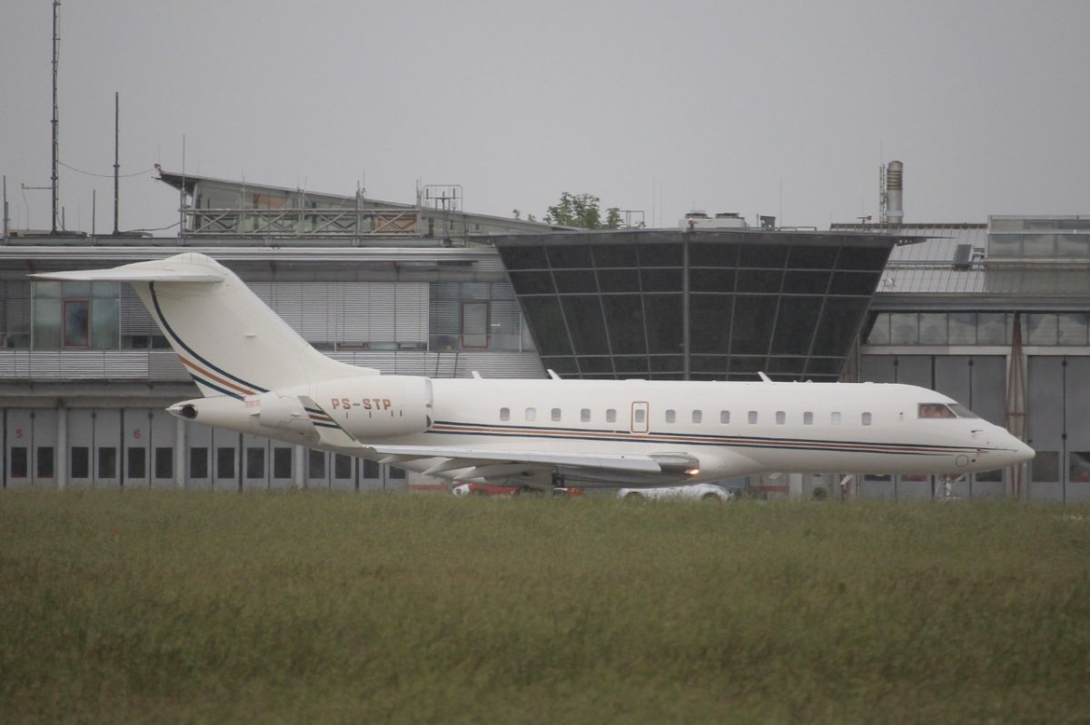 PS-STP       Bombardier Global 5000