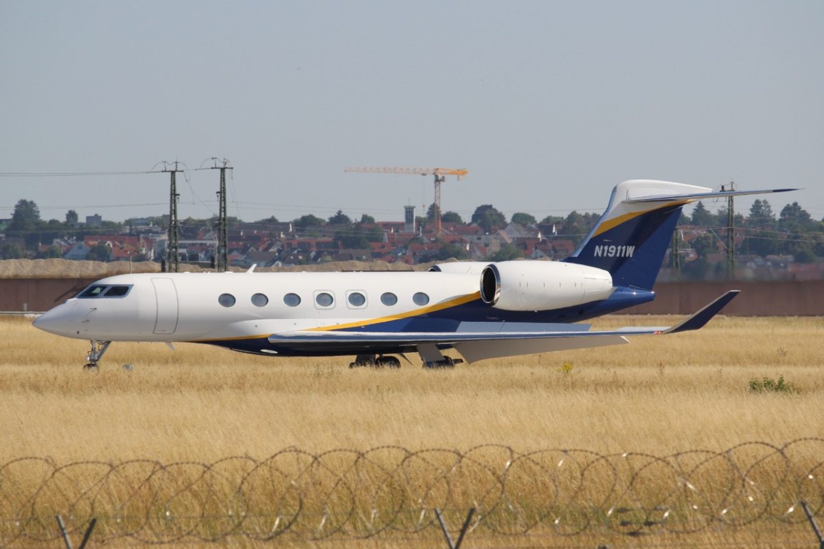 N1911W        Gulfstream G600       Whirlpool Corporation