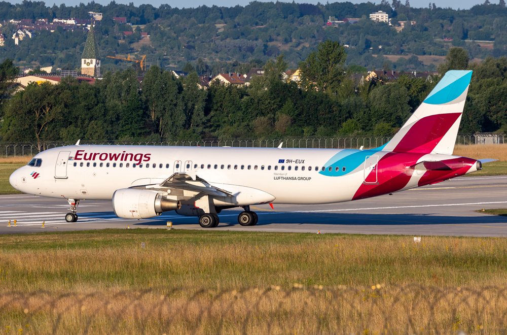 Eurowings Europe Malta / 9H-EUX / Airbus A320-214